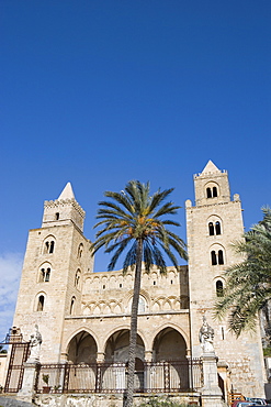 Cathedral, Piazza Duomo, Cefalu, Sicily, Italy, Europe