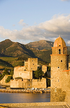 Morning light, Eglise Notre-Dame-des-Anges, Collioure, Pyrenees-Orientales, Languedoc, France, Europe