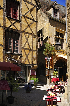 Medieval house in the old town, Sarlat, Dordogne, France. Europe