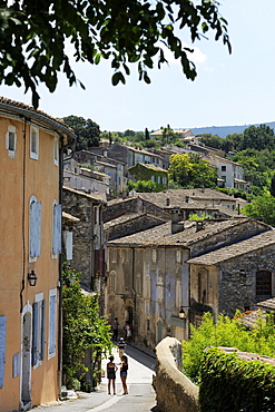 Traditional old stone houses, Les Plus Beaux Villages de France, Menerbes, Provence, France, Europe