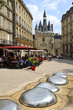 View of Porte Cailhau from Place de Palais, Bordeaux, UNESCO World Heritage Site, Gironde, Aquitaine, France, Europe