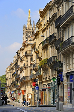 Cours d'Alsace et Lorraine with Tour Pey-Berland behind, Bordeaux, UNESCO World Heritage Site, Gironde, Aquitaine, France, Europe