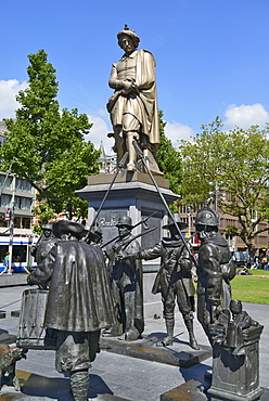 Statue of Rembrandt surrounded by figures from his painting The Night Watch, Rembrandtplein, Amsterdam, North Holland, Netherlands, Europe