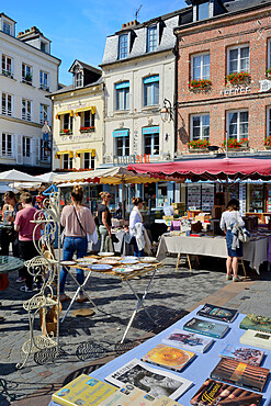 Flea Market (Brocante), Place Sainte Catherine, Honfleur, Calvados, Basse Normandie (Normandy), France, Europe