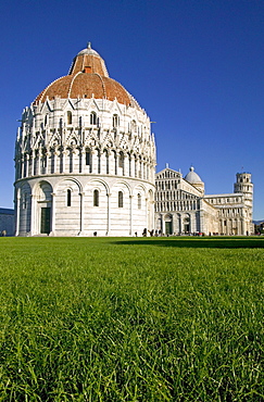 Baptisery and cathedral (Duomo), Miracoli Square, UNESCO World Heritage Site, Pisa, Tuscany, Italy, Europe