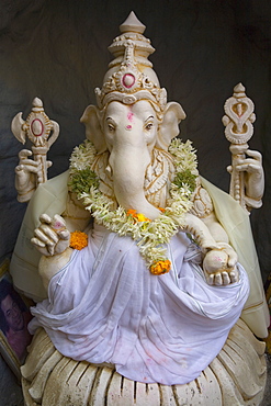 Statue of Ganesh, Shiva Mandir temple, Bangaluru (Bangalore), Karnataka, India, Asia