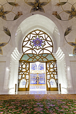 Interior of the prayer hall of Sheikh Zayed Bin Sultan Al Nahyan Mosque, Abu Dhabi, United Arab Emirates, Middle East