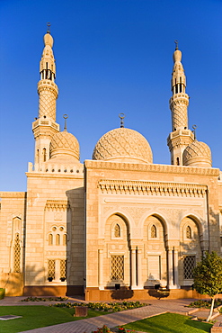 Jumeirah Mosque, Dubai's largest and best-known mosque, Dubai, United Arab Emirates, Middle East