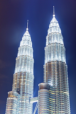 Low angle view of the Petronas Twin Towers, Kuala Lumpur, Malaysia, Southeast Asia, Asia