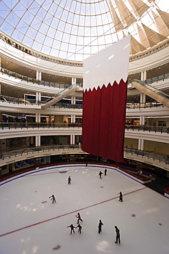 City Centre Doha Mall, the largest of the Middle East's shopping malls with over 350 shops and an ice skating rink, Doha, Qatar, Middle East