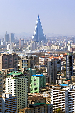 Pyongyang skyline and the Ryugyong Hotel, Pyongyang, Democratic People's Republic of Korea (DPRK), North Korea, Asia