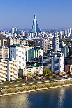 Elevated city skyline including the Ryugyong hotel and Taedong River, Pyongyang, Democratic People's Republic of Korea (DPRK), North Korea, Asia