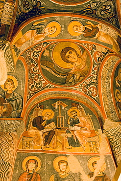 Frescoes in Goreme Open Air Museum's rock-cut Byzantine Karanlik Kilise (Dark Church), UNESCO World Heritage Site, Goreme, Cappadocia, Anatolia, Turkey, Asia Minor, Eurasia