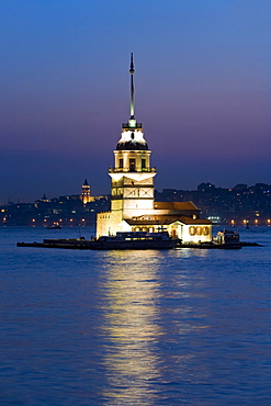 Kizkulesi (Maiden's Tower), the Bosphorus, Istanbul, Turkey, Europe