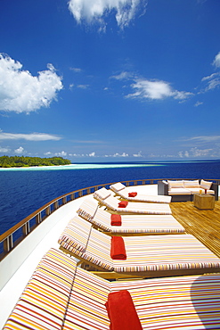 Yacht and tropical island, Maldives, Indian Ocean, Asia