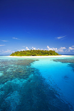 Tropical island and lagoon, Maldives, Indian Ocean, Asia 