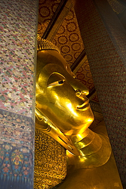 Wat Pho (Wat Phra Chetuphon) (Temple of the Reclining Buddha), Bangkok, Thailand, Southeast Asia, Asia