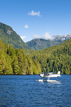 Floatplane in Great Bear Rainforest, British Columbia, Canada, North America