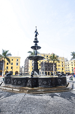 Municipal Palace of Lima and fountain, Plaza de Armas, Lima, Peru, South America