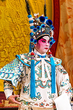 Chinese Opera performer, Ko Shan Theatre, Kowloon, Hong Kong, China, Asia