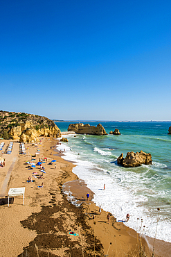 Praia Dona Ana coastline, Ponta da Piedade, Lagos, Algarve, Portugal.