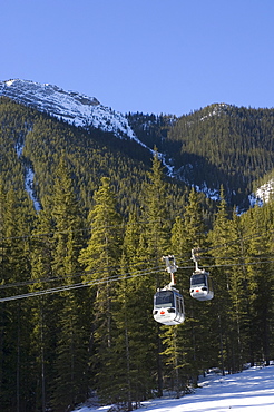 Sulphur Mountain cable cars, Banff National Park, UNESCO World Heritage Site, Rocky Mountains, Alberta, Canada, North America