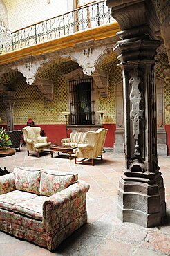 Mexico, Bajio, Queretaro, Inner courtyard of Casa de la Marquesa hotel.