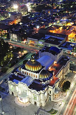 Mexico, Federal District, Mexico City, View over Palacio Bellas Artes at night from Torre Latinoamericana.