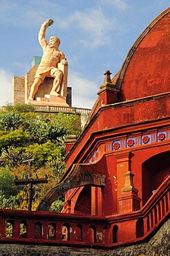 Mexico, Bajio, Guanajuato, Statue of El Pipila honors hero who torched the Alhondiga Gates enabling the first victory of the Independence Movement.