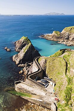 Ireland, County Kerry, Dingle Peninsula, Dunquin Harbour.