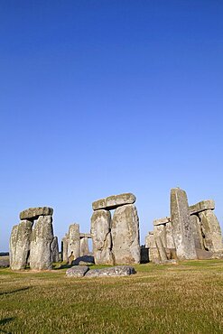 England, Wiltshire, Stonehenge, Prehistoric ring of standing stones.