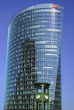 Germany, Berlin, Potzdamer Platz, Bahn Tower fronted by a replica of the square's clock.