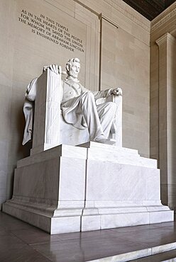 USA, Washington DC, National Mall, Lincoln Memorial, Statue of Abraham Lincoln, Angular view of the statue.