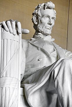 USA, Washington DC, National Mall, Lincoln Memorial, Statue of Abraham Lincoln, Angular close up view of the statue.