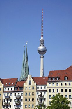 Germany, Berlin, Mitte, Fernsehturm seen from across River Spree.