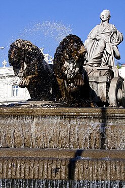 Spain, Madrid, Statue of the goddess Cibeles in Plaza de la Cibeles.