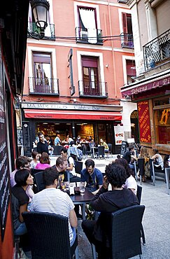 Spain, Madrid, Restaurants and tapas bars south in the Sol, Santa Ana, Huertes district.