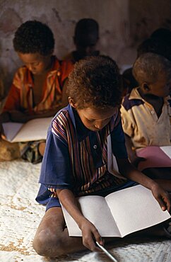 SOMALIA  Tula Bawayo Schoolchildren in area near Mandera devastated by war.  African Eastern Africa Kids Learning Lessons Somalian Soomaliya Teaching