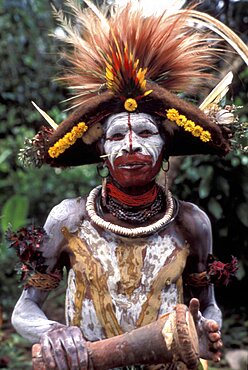 PAPUA NEW GUINEA  Tari Huli Wigmen tribesman