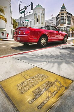 USA California Los Angeles Beverly Hills. A plaque on the Rodeo Drive Walk of Style. LA travel USA America Beverly Hills style class rich wealth Rodeo Drive Los Angeles fashion chic American North America United States of America