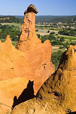 Cheminee de Fee (Fairy Chimneys), eroded ochre rock peaks in area known as Colorado Provencal, Provence-Alpes-Cote d'Azur, Provence, France, Europe