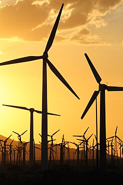 Windmills San Gorgonio Pass Palm Springs, Wind turbine electricity generators, United States of America