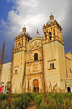 Baroque exterior facade with twin bell towers, Santo Domingo Church, Oaxaca, Mexico