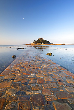 St. Michaels Mount and the Causeway in early morning sunlight, Marazion, Cornwall, England, United Kingdom, Europe 