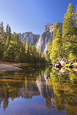 Cathedral Rocks reflected in the River Merced, Yosemite Valley, UNESCO World Heritage Site, California, United States of America, North America