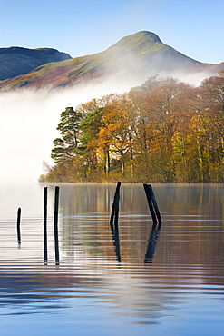 Derwent Water and Cat Bells mountain in autumn, Keswick, Lake District National Park, Cumbria, England, United Kingdom, Europe