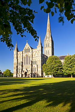 The West Front of Salisbury Cathedral from Cathedral Close, Salisbury, Wiltshire, England, United Kingdom, Europe