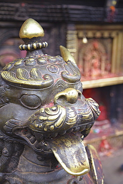 Statue at Nyatapola Temple, Taumadhi Tole, Bhaktapur, UNESCO World Heritage Site, Kathmandu Valley, Nepal, Asia