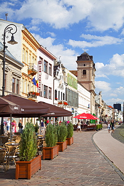 Outdoor cafes in Hlavne Nam (Main Square), Kosice, Kosice Region, Slovakia, Europe