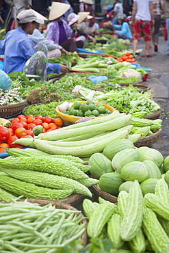 Women vendors selling vegetables at market, Hoi An, UNESCO World Heritage Site, Quang Nam, Vietnam, Indochina, Southeast Asia, Asia